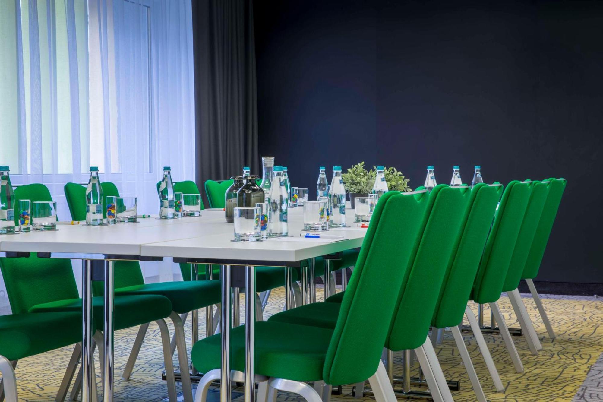 Park Inn By Radisson Bucharest Hotel & Residence Exterior foto