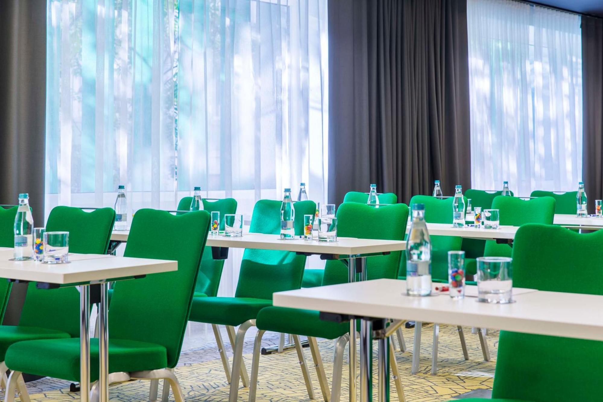 Park Inn By Radisson Bucharest Hotel & Residence Exterior foto